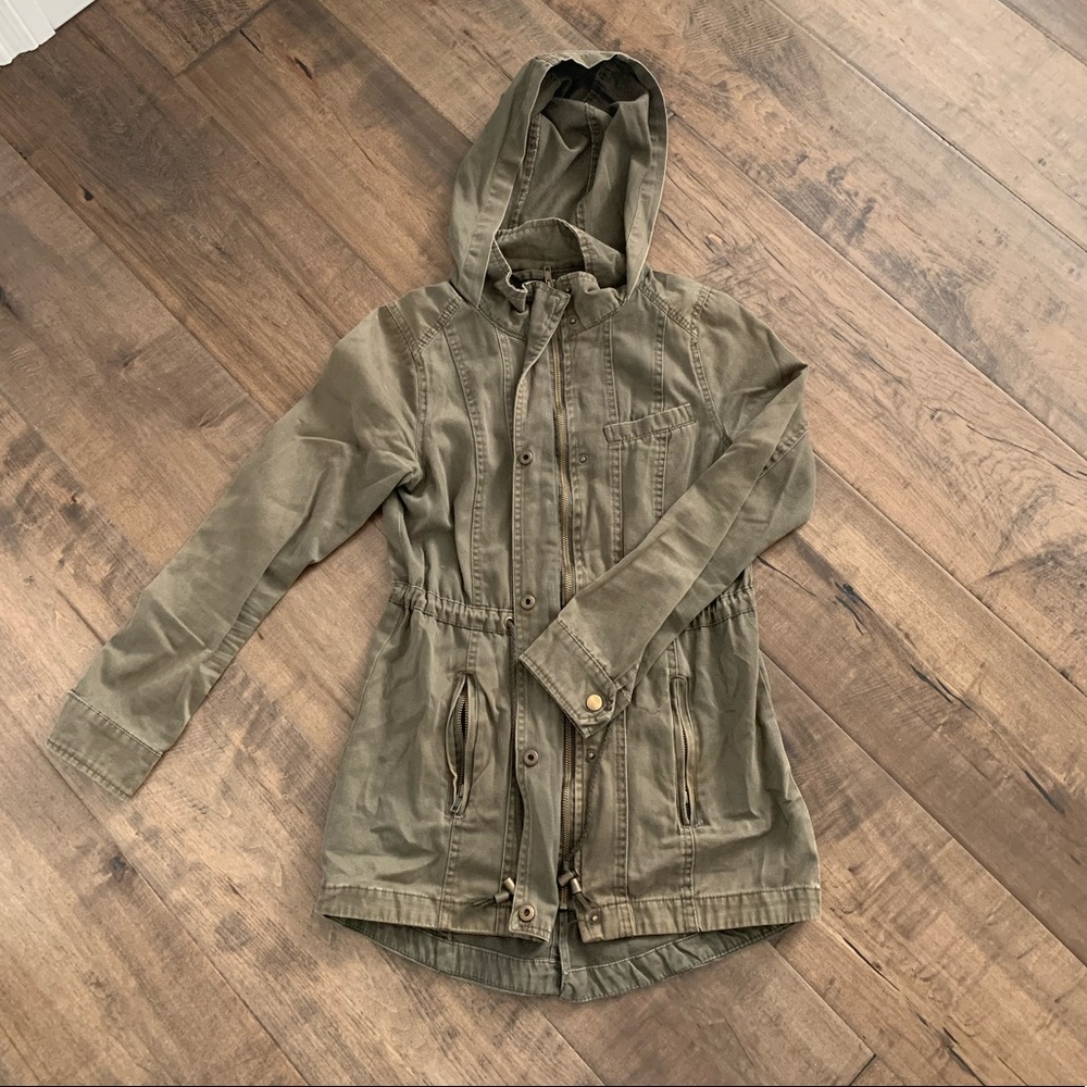 TILLYS (full tilt) army green jacket